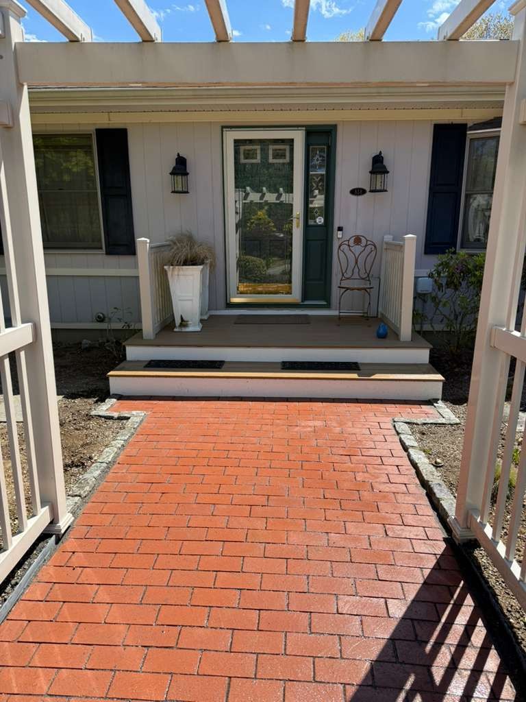 Porch vs. Deck: Which Outdoor Space Fits Your Home Best?